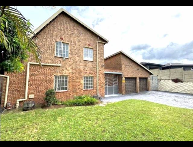 5 BEDROOM HOUSE FOR SALE IN MEER EN SEE